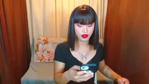 Snapshot of missviolet11 chatting on October 2025 10:57:02 AM SweetViolet online show from October 2025 10:57:02 AM