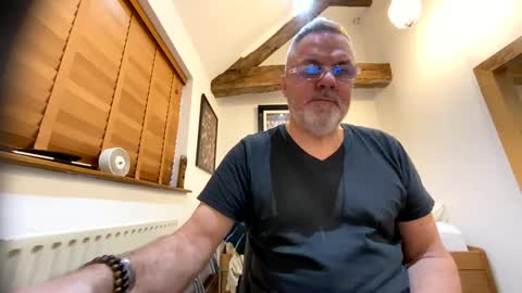 Snapshot of misterblivs chatting on December 2024 08:21:01 AM Misterblivs online show from December 2024 08:21:01 AM