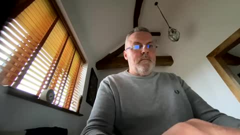 Snapshot of misterblivs chatting on January 2025 02:39:01 PM Misterblivs online show from January 2025 02:39:01 PM