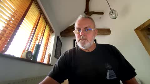 Snapshot of misterblivs chatting on June 2026 06:52:02 AM Misterblivs online show from June 2026 06:52:02 AM