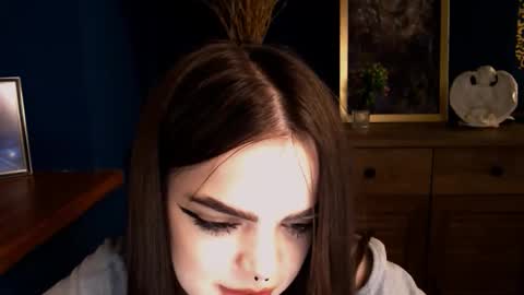 Snapshot of misticwave chatting on November 2025 05:26:01 PM Ines online show from November 2025 05:26:01 PM