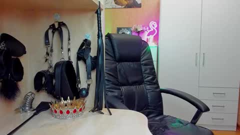 Mistress Kristi online show from November 2025 08:31:01 PM