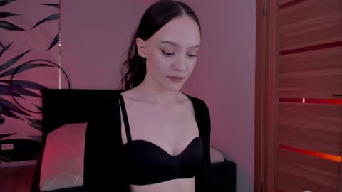Snapshot of mistress_mialibra chatting on December 2024 01:47:02 AM Mistress Mia online show from December 2024 01:47:02 AM