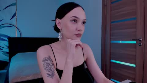 Snapshot of mistress_mialibra chatting on September 2025 08:20:02 PM Mistress Mia online show from September 2025 08:20:02 PM