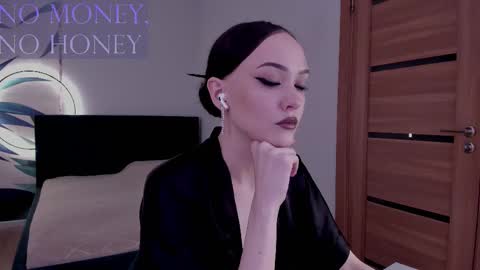 Mistress Mia online show from December 2025 01:44:02 AM