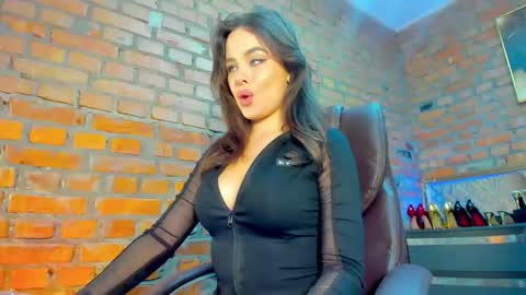 Snapshot of mistress_milana_ chatting on November 2025 10:21:01 AM mistress_milana_ online show from November 2025 10:21:01 AM