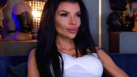 Snapshot of mistresselenia chatting on May 2026 09:18:02 AM Elenia online show from May 2026 09:18:02 AM