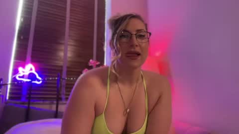 Snapshot of mistresssx chatting on August 2026 12:40:01 PM Miss X online show from August 2026 12:40:01 PM