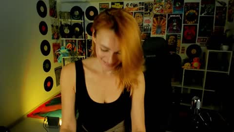 Snapshot of mistybarnes chatting on December 2024 04:15:01 PM MistyBarnes NONUDE MODEL online show from December 2024 04:15:01 PM