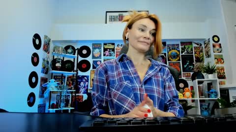 Snapshot of mistybarnes chatting on December 2024 03:43:02 PM MistyBarnes NONUDE MODEL online show from December 2024 03:43:02 PM