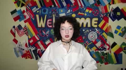 Snapshot of mistyrosee chatting on October 2025 11:40:01 AM Aria online show from October 2025 11:40:01 AM