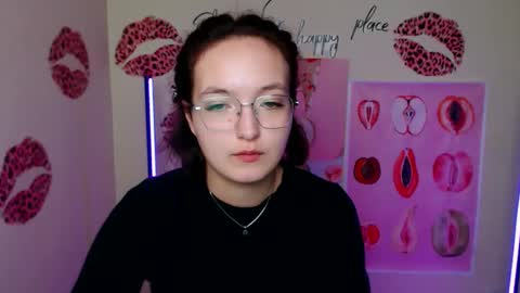 Snapshot of mistyrosee chatting on October 2025 07:43:01 AM Aria online show from October 2025 07:43:01 AM