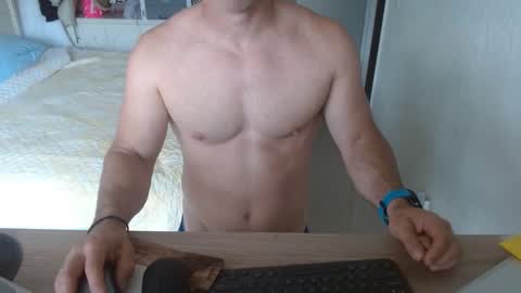 Snapshot of mitcheli chatting on February 2025 03:58:02 PM Onlyfans online show from February 2025 03:58:02 PM