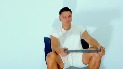 Snapshot of mitchellburns chatting on December 2024 12:59:01 AM mitchell online show from December 2024 12:59:01 AM