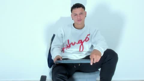 Snapshot of mitchellburns chatting on December 2024 03:31:02 AM mitchell online show from December 2024 03:31:02 AM