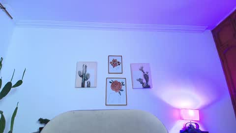 Snapshot of miwa_cutte chatting on December 2024 11:17:01 AM Miwa online show from December 2024 11:17:01 AM