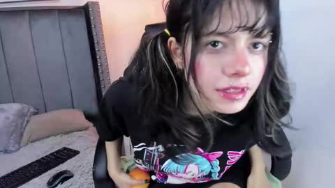 Snapshot of miyu_komori chatting on February 2026 12:46:02 PM miyu_komori online show from February 2026 12:46:02 PM