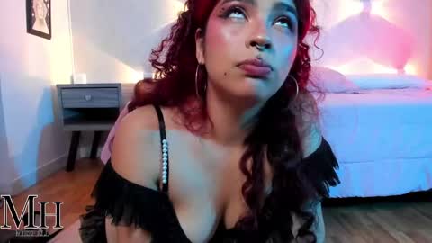 mizzhell_ online show from September 2025 05:16:01 PM