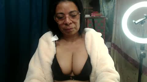 kelly online show from October 2025 04:35:01 AM