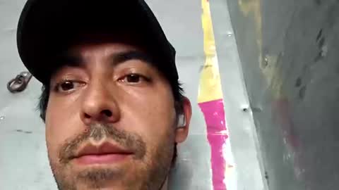 Snapshot of mmiigguueell32 chatting on October 2025 08:44:01 PM Migue online show from October 2025 08:44:01 PM