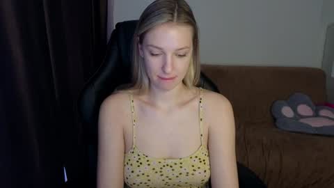 Lili online show from December 2024 09:49:02 AM