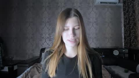 Lili online show from September 2025 10:09:01 AM