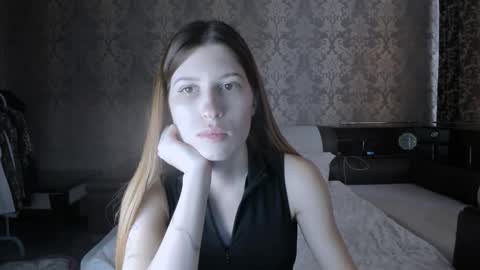 Lili online show from October 2025 11:09:02 AM