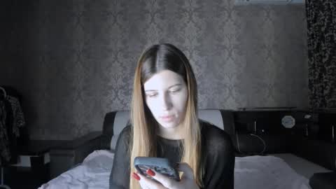 Lili online show from October 2025 12:17:02 PM