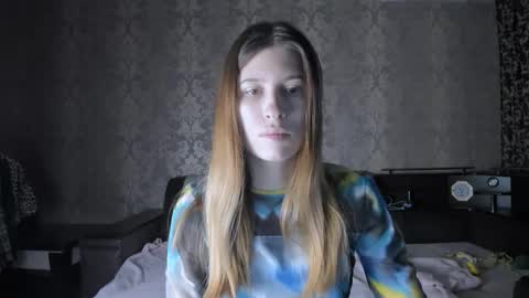 Lili online show from November 2025 10:27:01 AM