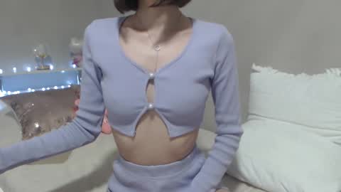 Snapshot of mmmeoww chatting on December 2024 06:28:01 PM Ariela online show from December 2024 06:28:01 PM