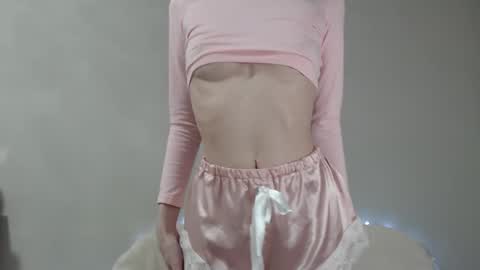 Snapshot of mmmeoww chatting on January 2025 12:19:02 AM Ariela online show from January 2025 12:19:02 AM