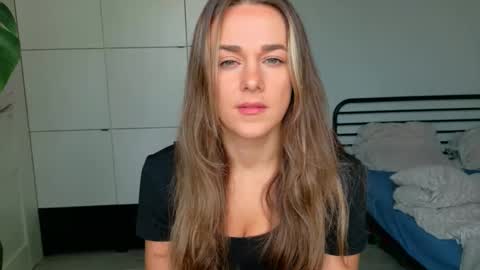 mmminnie online show from October 2025 11:10:01 AM