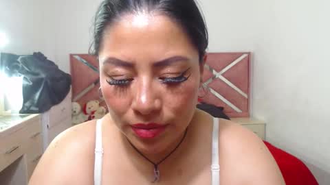 Catalina online show from November 2025 04:49:01 AM