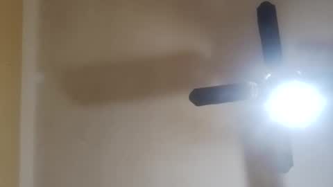 Snapshot of modelo_web18 chatting on May 2026 02:37:01 PM camilo online show from May 2026 02:37:01 PM