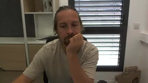 Snapshot of moi9876543210 chatting on September 2025 10:50:01 AM Julien online show from September 2025 10:50:01 AM