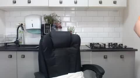 erika online show from February 2025 01:14:01 PM