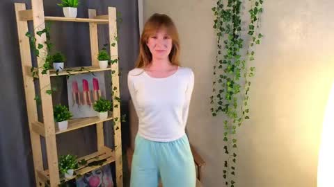 Snapshot of moliacenamere chatting on June 2026 05:04:01 PM Hello im May online show from June 2026 05:04:01 PM