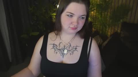 Snapshot of molinmoon chatting on November 2025 08:30:01 PM Rosa online show from November 2025 08:30:01 PM