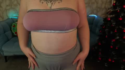 Snapshot of molinmoon chatting on January 2026 08:45:02 PM Rosa online show from January 2026 08:45:02 PM