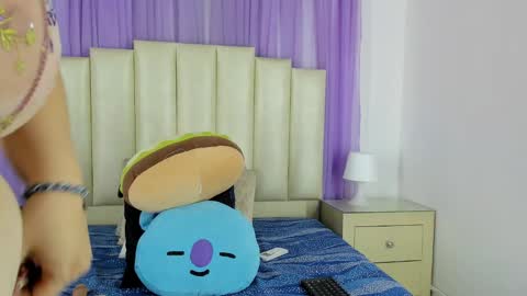 Snapshot of molliebue1 chatting on December 2024 12:12:01 PM Hey Guys Im Mollie online show from December 2024 12:12:01 PM