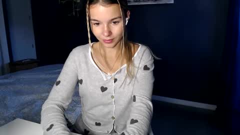 Molly online show from January 2025 01:46:01 PM