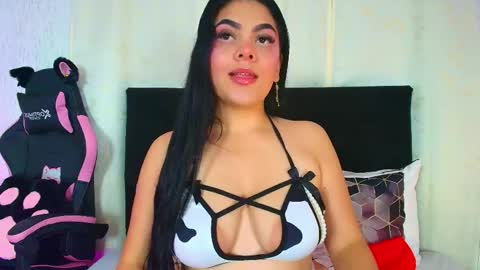 Molly Bick online show from May 2026 05:23:01 AM