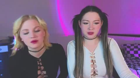 molly_millerr online show from March 2025 10:09:02 PM