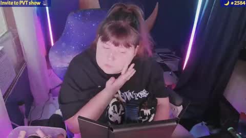 molly_moons online show from September 2025 10:31:01 PM