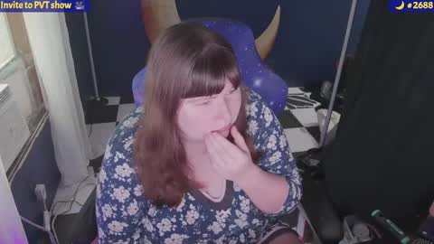 molly_moons online show from September 2025 08:41:02 PM