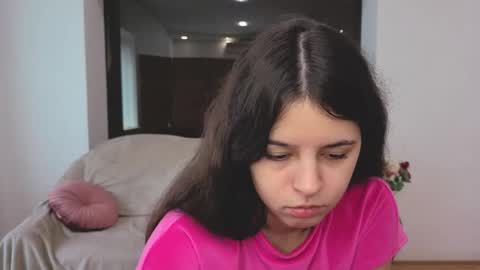 Molly Owens online show from October 2025 05:38:01 AM