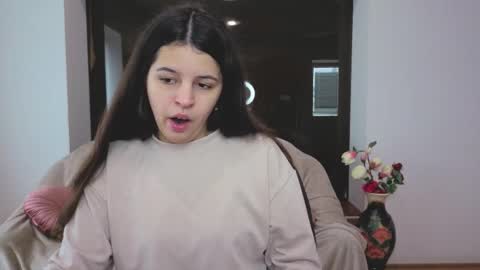 Molly Owens online show from October 2025 06:00:01 AM