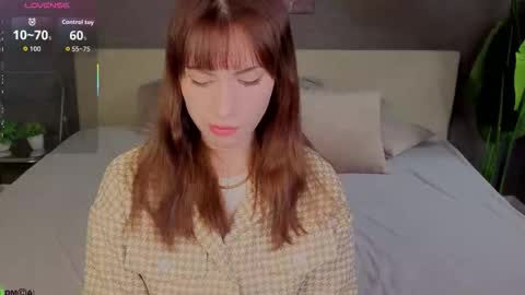 Molly online show from November 2025 12:31:02 AM