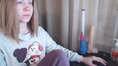 I have new photos come and see with love Molly online show from February 2025 05:15:02 PM