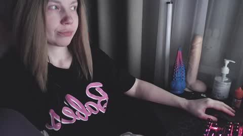 I have new photos come and see with love Molly online show from February 2025 06:27:02 PM